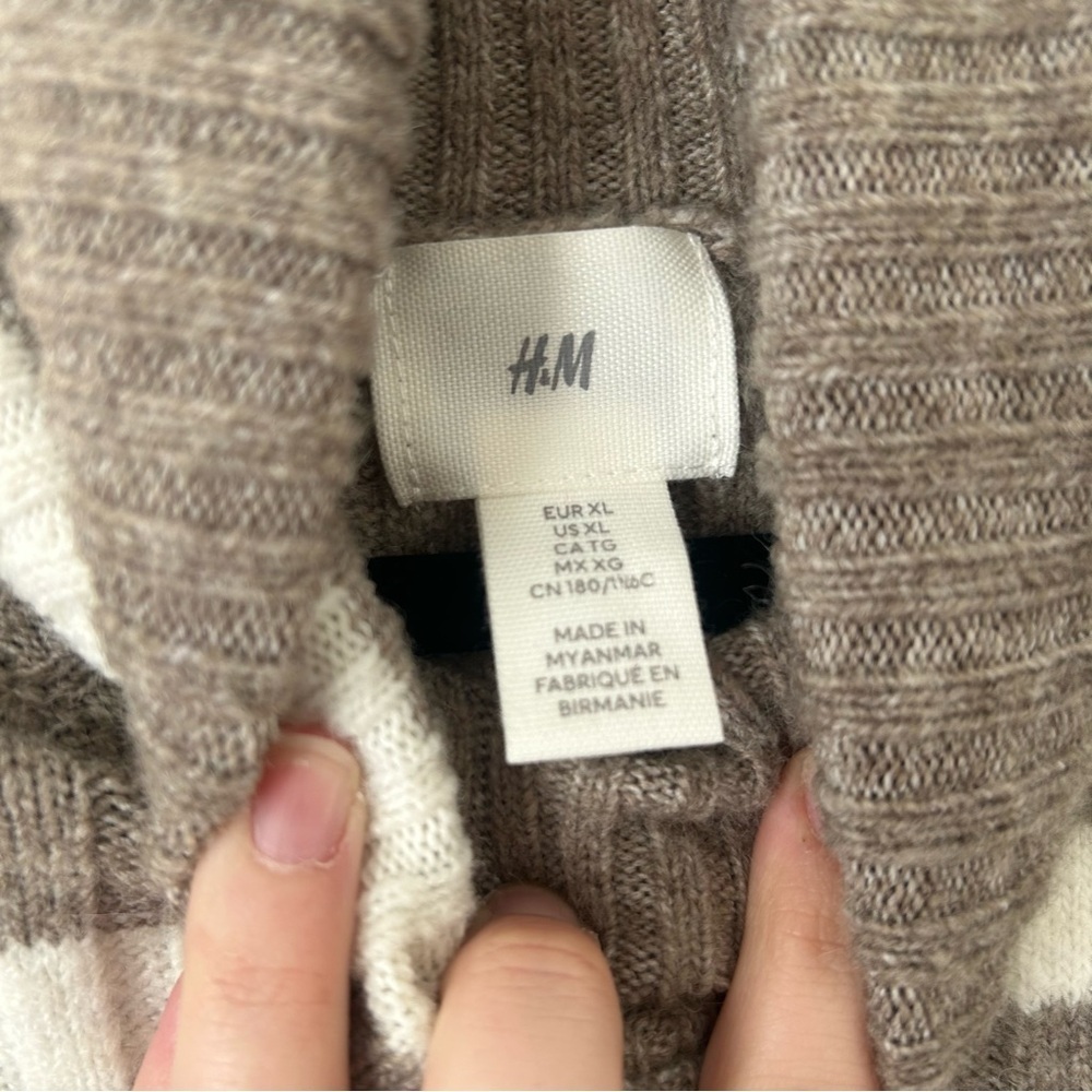 H&M Rib-Knit Turtleneck Long Sleeve Striped Boxy Fall Sweater - Picture 3 of 9